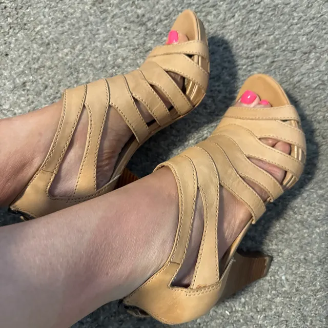 Franco Sarto Nude Leather Strappy Block Heel Sandals 8