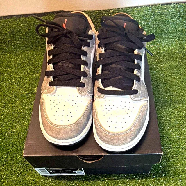 Jordan Air Jordan 1 Low SE (GS) Size 4.5Y Black Sundial Magic Ember