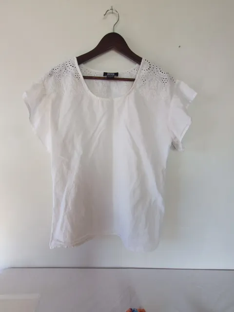 J.Crew Blouse Size 6 White Eyelet Embroidery Flutter Sleeve Top