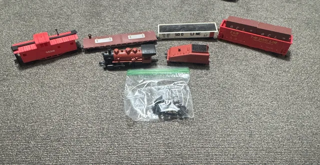Vintage Model Train Set Playart Lot Steam Locomotive Cars Caboose Tender