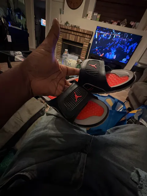 Jordan Hydro 4 Retro Size 9 Black Fire Red Cement Grey Slides