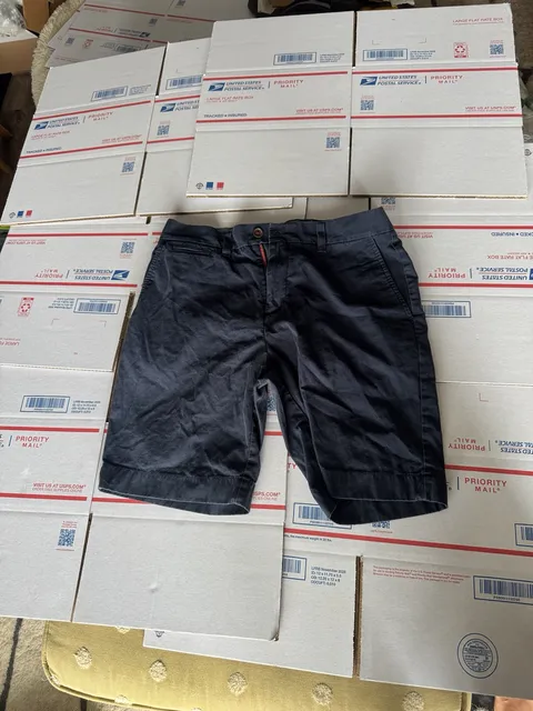 Tommy Hilfiger Shorts Size 32 Navy Blue Chino