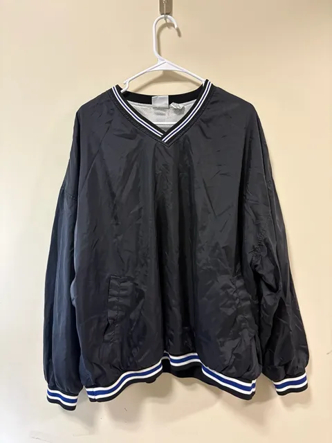 Vintage 80s 955 Sport Nylon Pullover Windbreaker Black Blue White Striped cuffs and bottom
Size is on the 4th slide
Dm for measurements
Send offers
#80s #GOLFWEAR #Windbreaker
#windbreaker #athletic