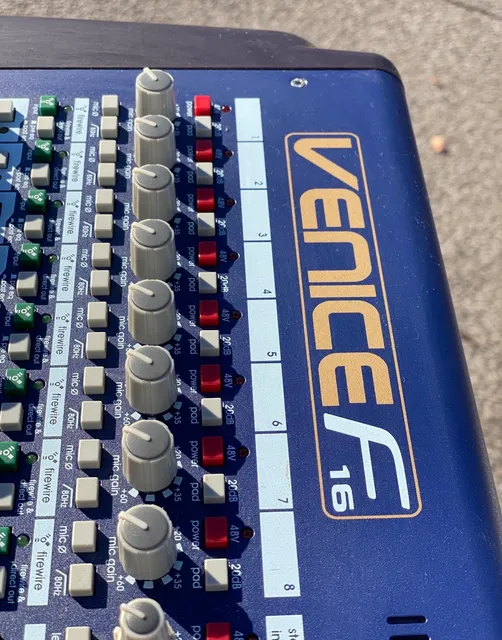Midas Venice F16 Analog Mixing Console