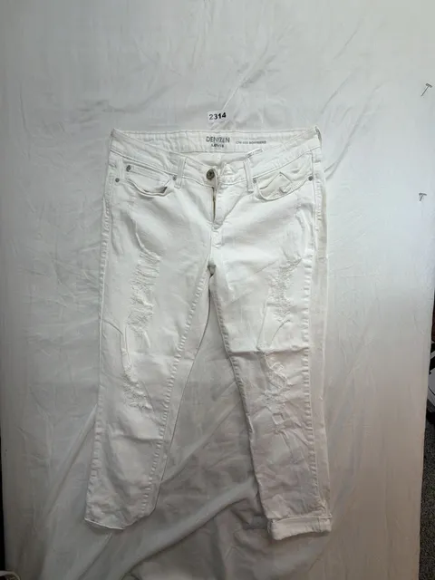 Denizen From Levi's Low-Rise Boyfriend Size 11-W30