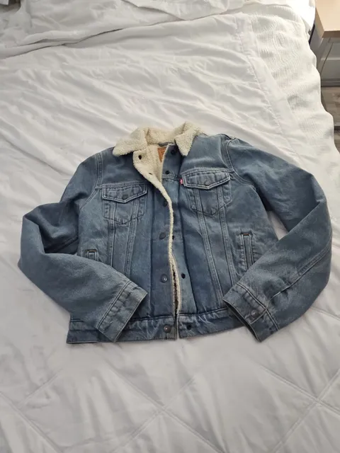 Levi's Trucker Jacket Size M Blue Sherpa Lined Denim Jean