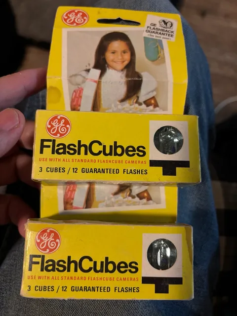 GE FlashCubes Vintage Camera Flash Bulbs 3 Pack Box