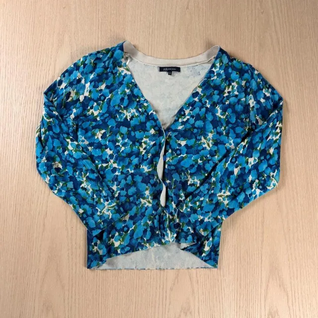 Anne Klein Floral Cardigan Size S Blue Silk Blend V-Neck Sweater