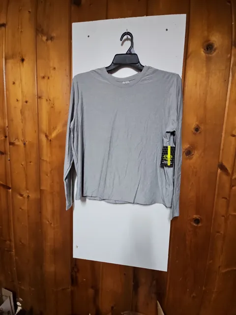 (565) Athletic Works ButterCore Long Sleeve Gray Shirt