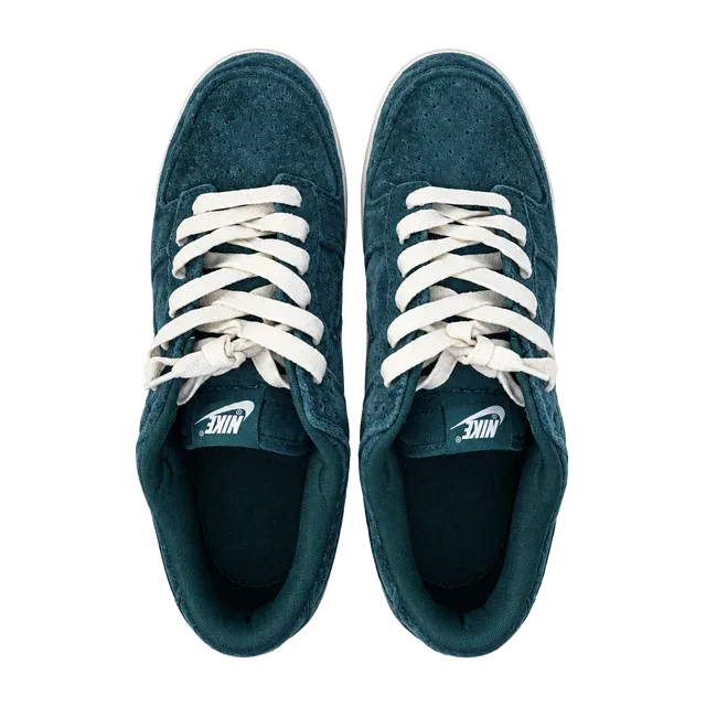 Nike Dunk Low Size 11.5 Dark Atomic Teal Velvet