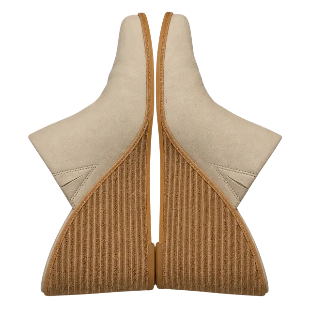 Dolce Vita Pointed Toe Wedge Mules Size 7 Neutral Leather