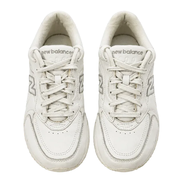 New Balance 400 White Sneakers Size 7