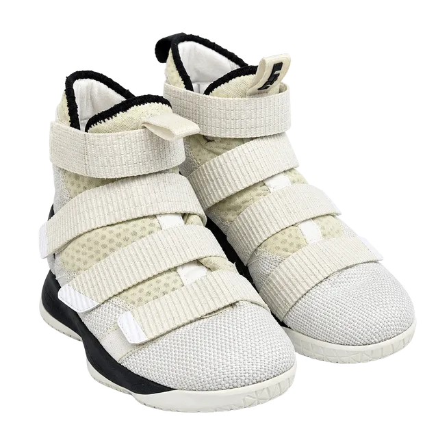 Nike LeBron Soldier 11 Size 9.5 White Black Basketball Shoes 943155-106