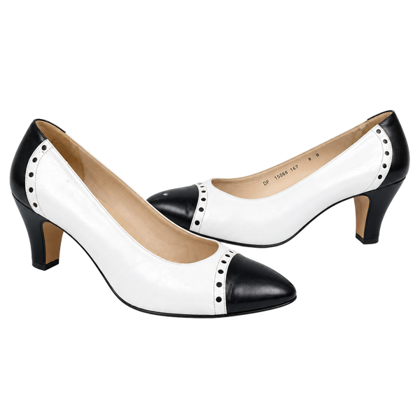 Salvatore Ferragamo Pumps Size 9 B Black White Leather Cap Toe Heels