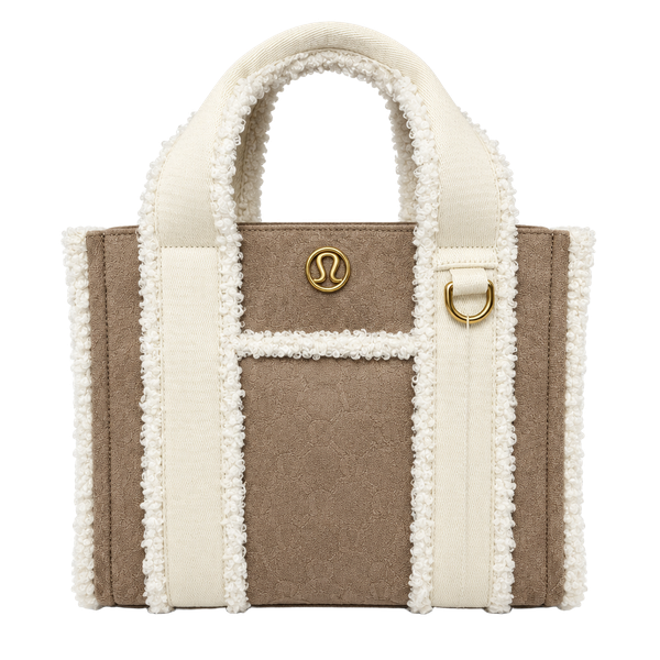 Lululemon Boxy Tote Mini Faux Shearling Trims One Size Snow Winter Vacation 