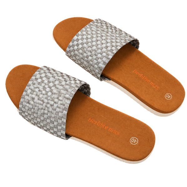 NEW! Bernie Mev Women’s Capri Memory Foam Slip On Sandals Silver Gray EU 40 US 9