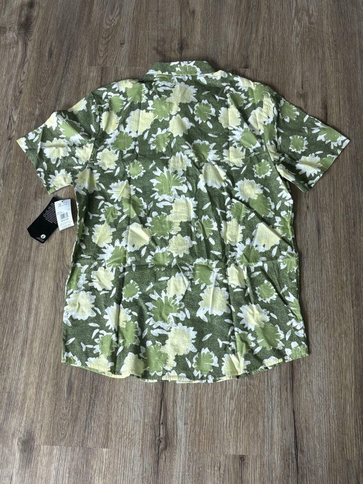 New Volcom Non Floral Button Up Short Sleeve Shirt Size Medium Green MSRP $60 11