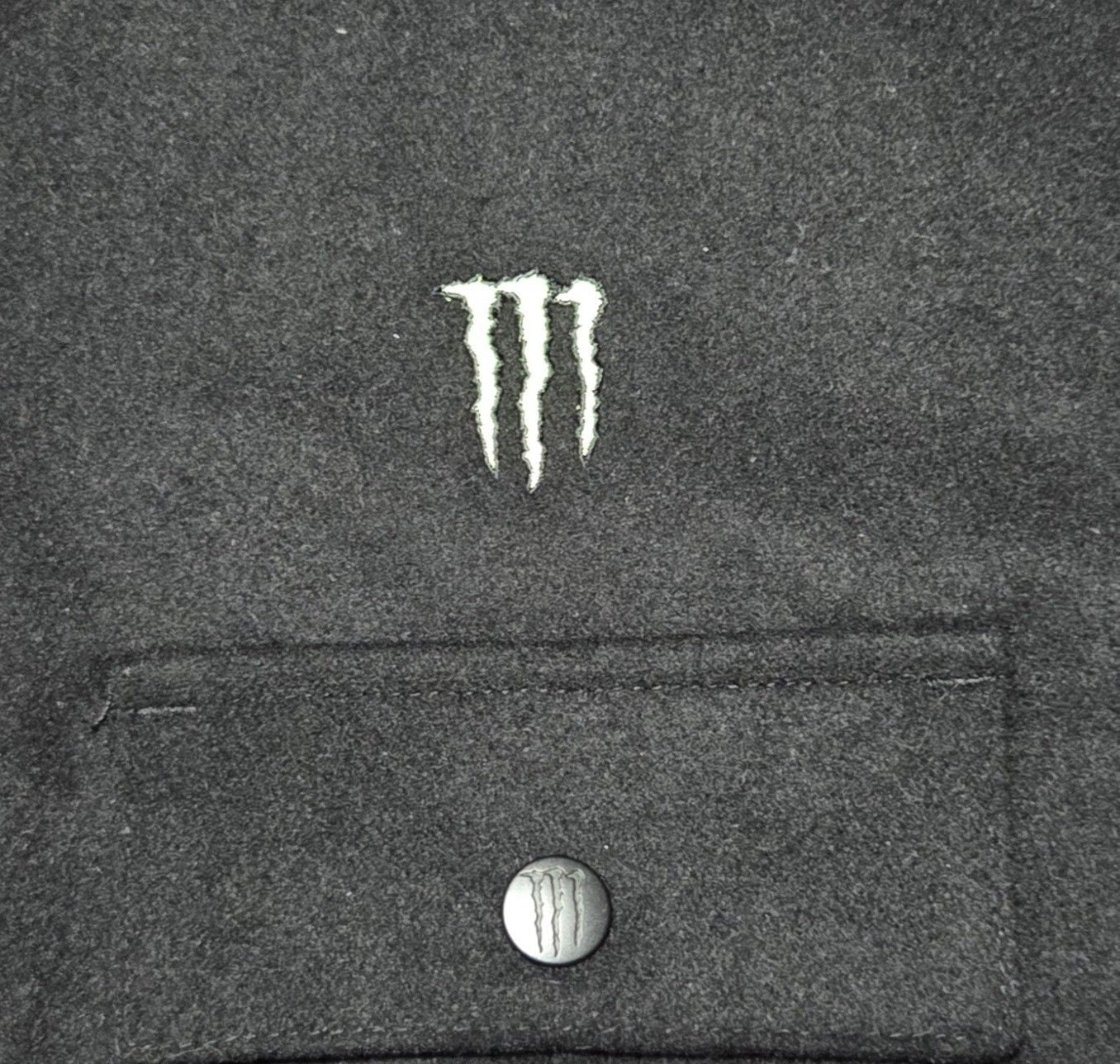 Monster Energy Men’s Black Solid Flannel Button-Up Logo Pockets Long Sleeve M 3