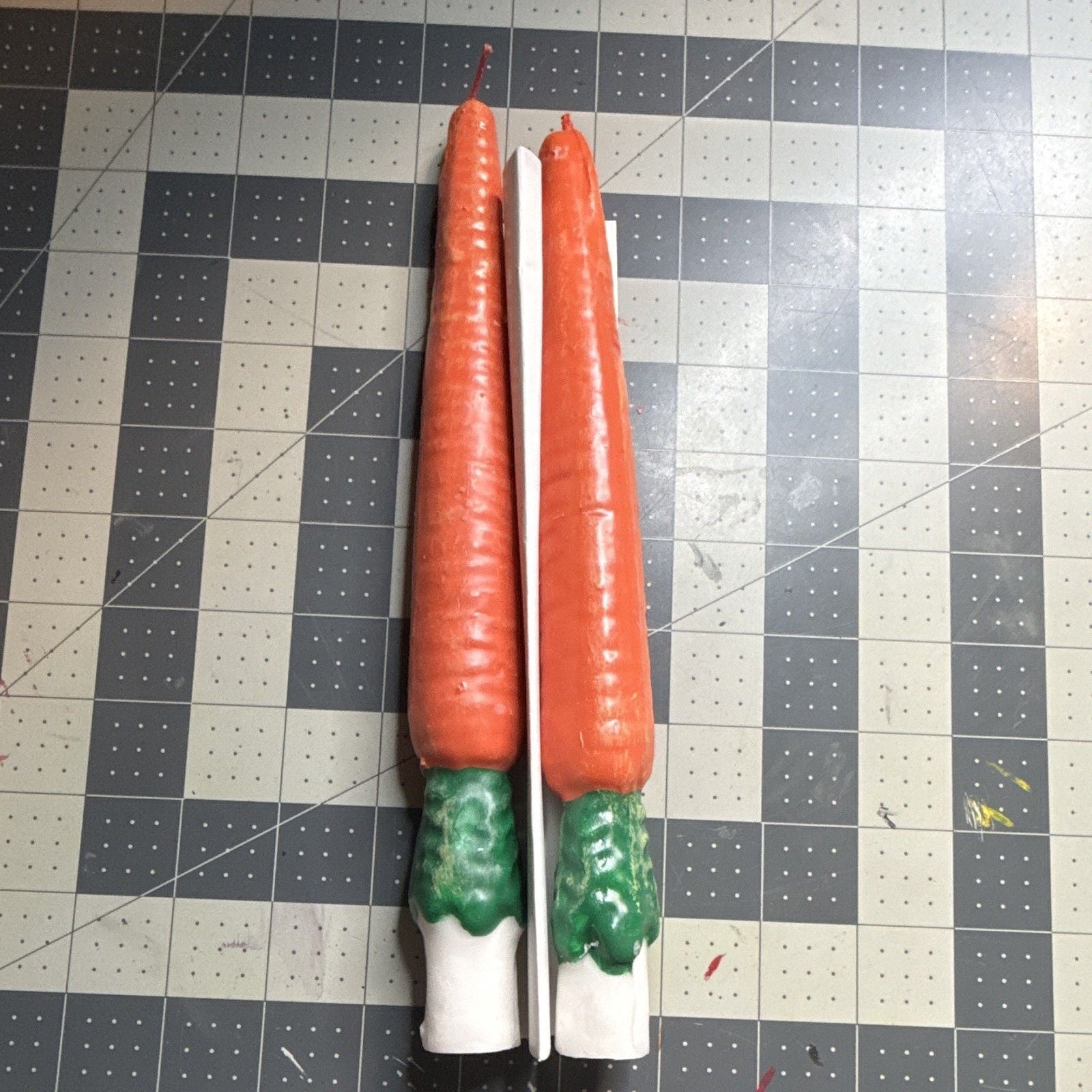 Amglo Inc. Easter Carrot Design Taper Candles 10 in, 2-Pack MPN 12962 7