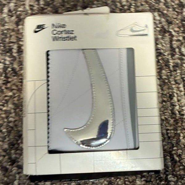 NWT Nike Icon Cortez Wristlet Bag Clutch white/metallic 5.5" x 4.5" Unisex A25