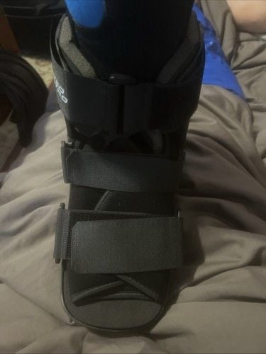 United Ortho Air Stabilizer Ankle Walker Fracture Boot Small/Medium 9