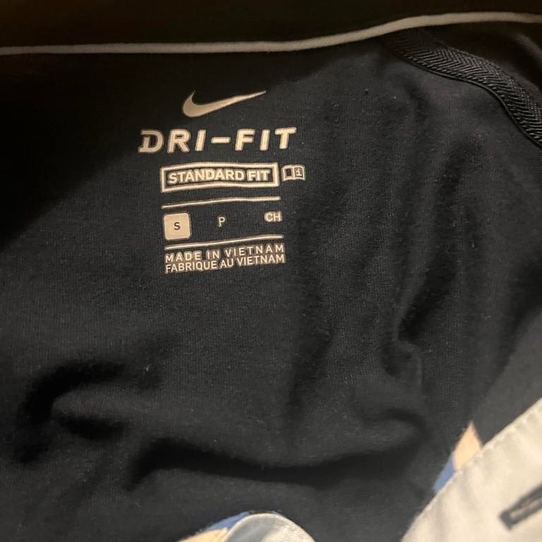 Nike dri-fit BYU shirt
flawless 4