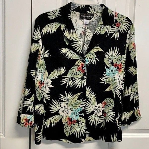 Requirements Multi Color Floral & Fern Print Mid Sleeve Pocket Top Size 10