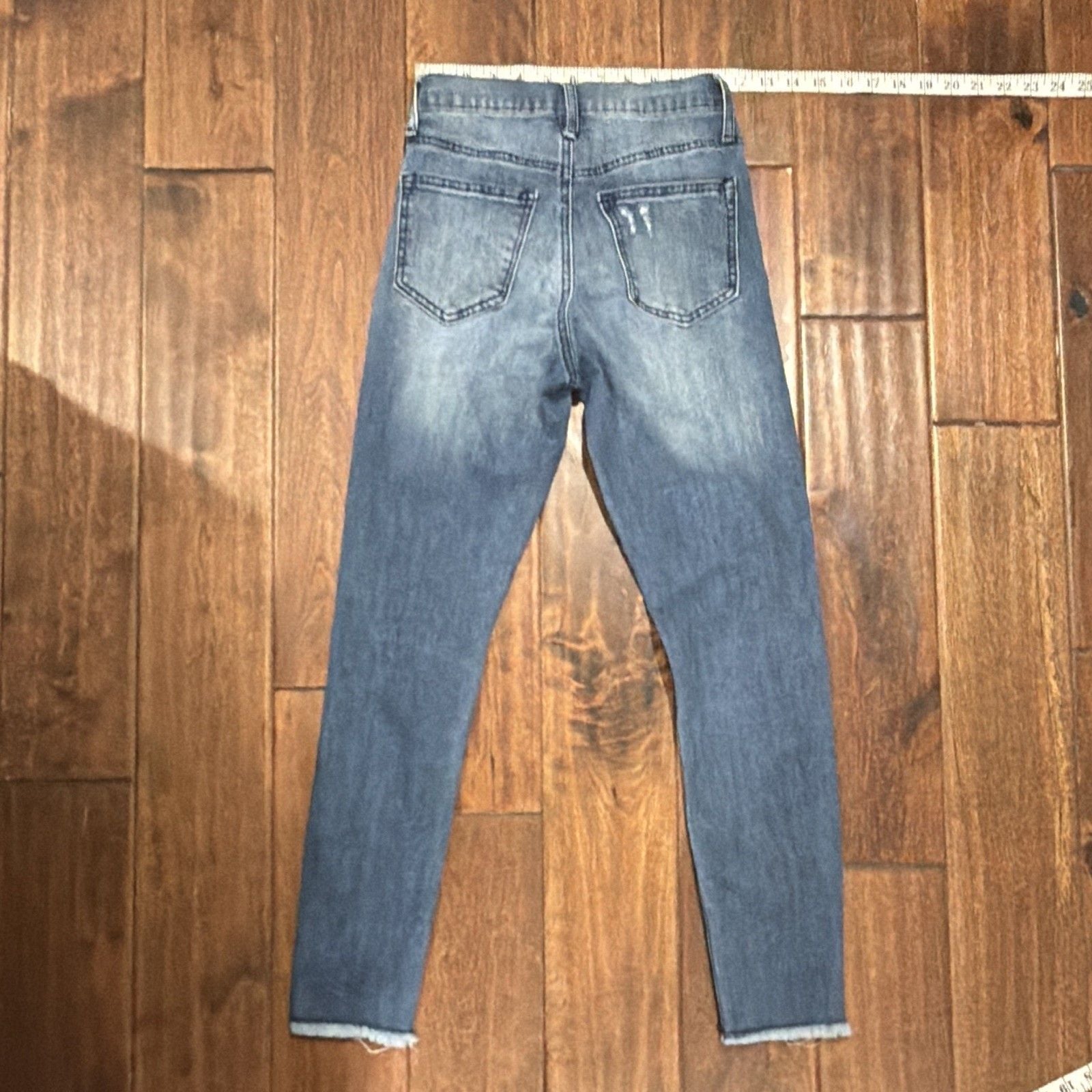 Altar'd State Women's Skinny Jeans Blue Medium Wash Distressed Stretch Denim 5