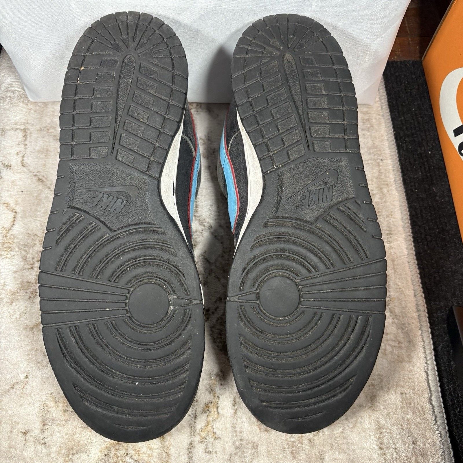 Size 10.5 - Nike Dunk Premium SB Low Angels & Demons 6