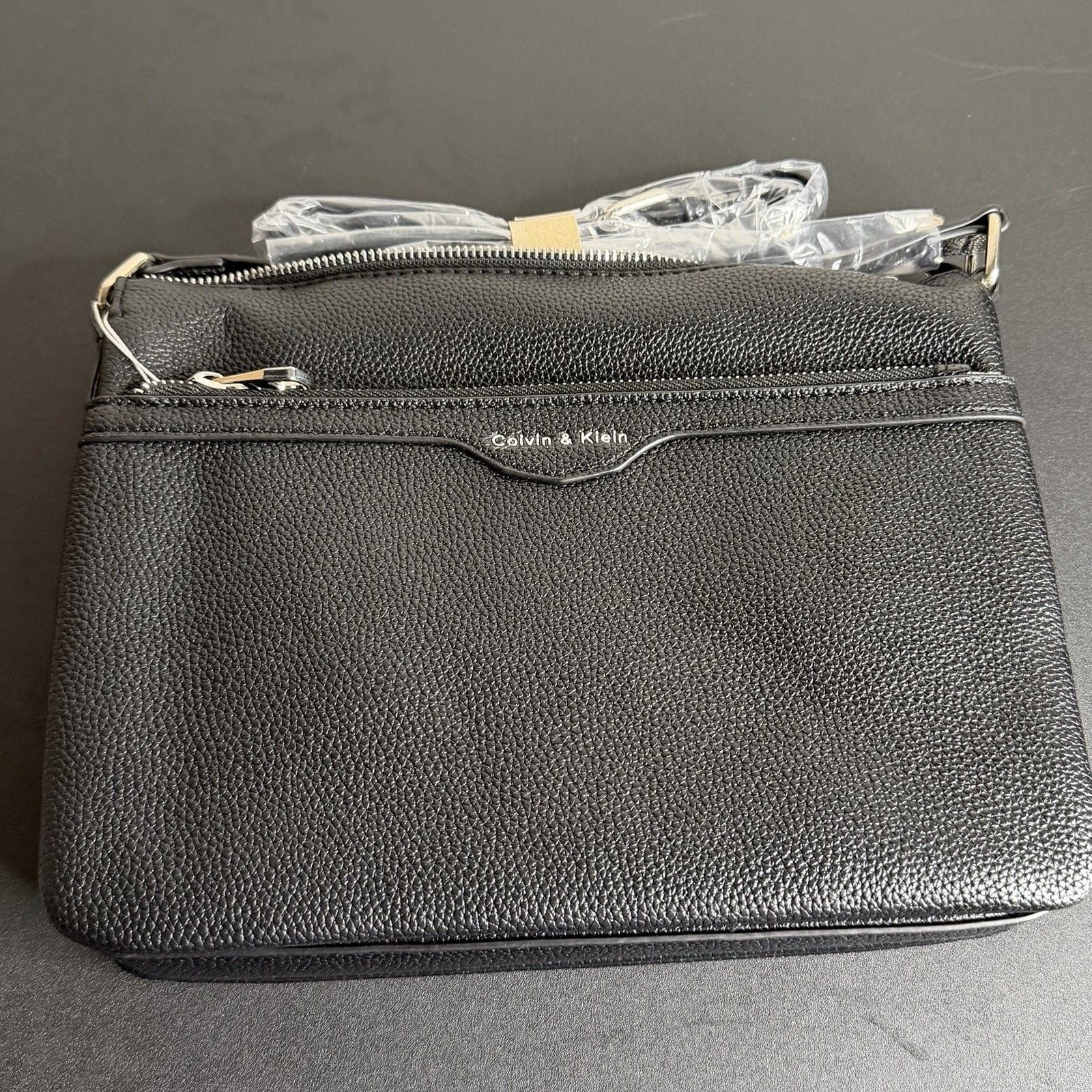 Calvin & Klein Black Pebbled Faux Leather Zip Crossbody Bag Detachable Strap 4