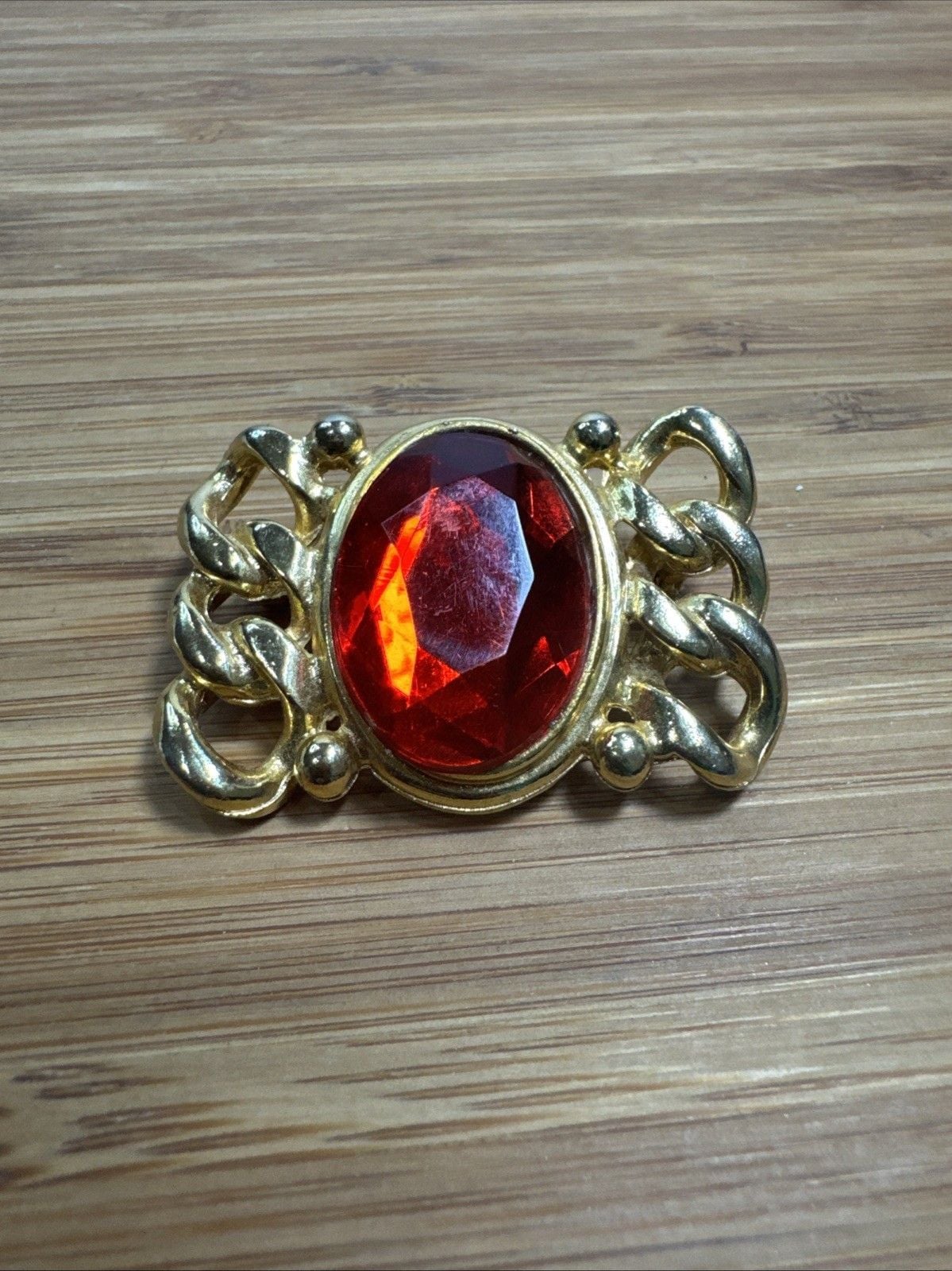 Vintage Red Faceted Glass Brooch Gold Tone Large Oval Stone Statement Pin 2