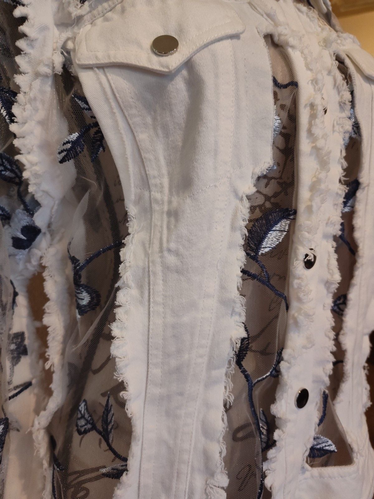 Gorgeous ADORE Pristine White Denim Jacket w Blue Floral Embroidered Sheer Sz L 3