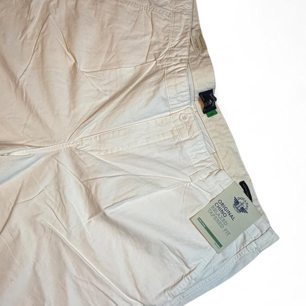 Dockers Original Whiteish/Cream chino relaxed tapered fit pants size W44 L32 brand new with tags 3
