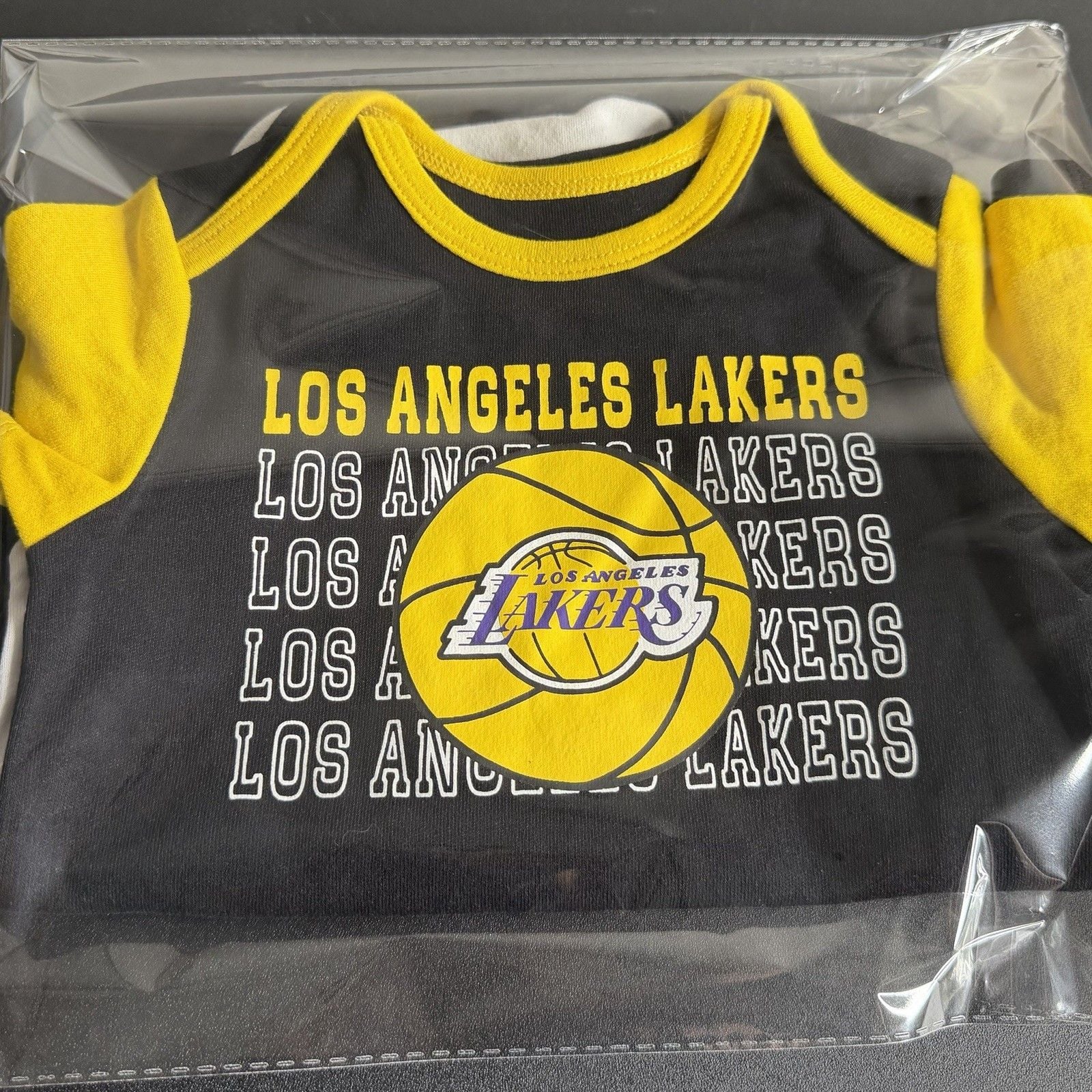 NBA Los Angeles Lakers Logo Short Sleeve Bodysuit 2-Piece Set 12M NWOT 8
