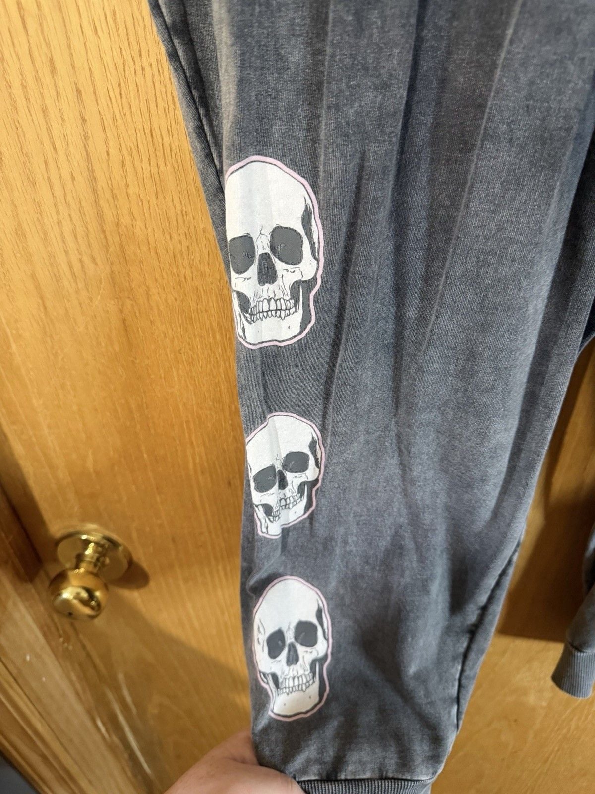 LoveSick Women's Gray Skull & Rose Graphic Jogger Pants Size 4 Drawstring 3