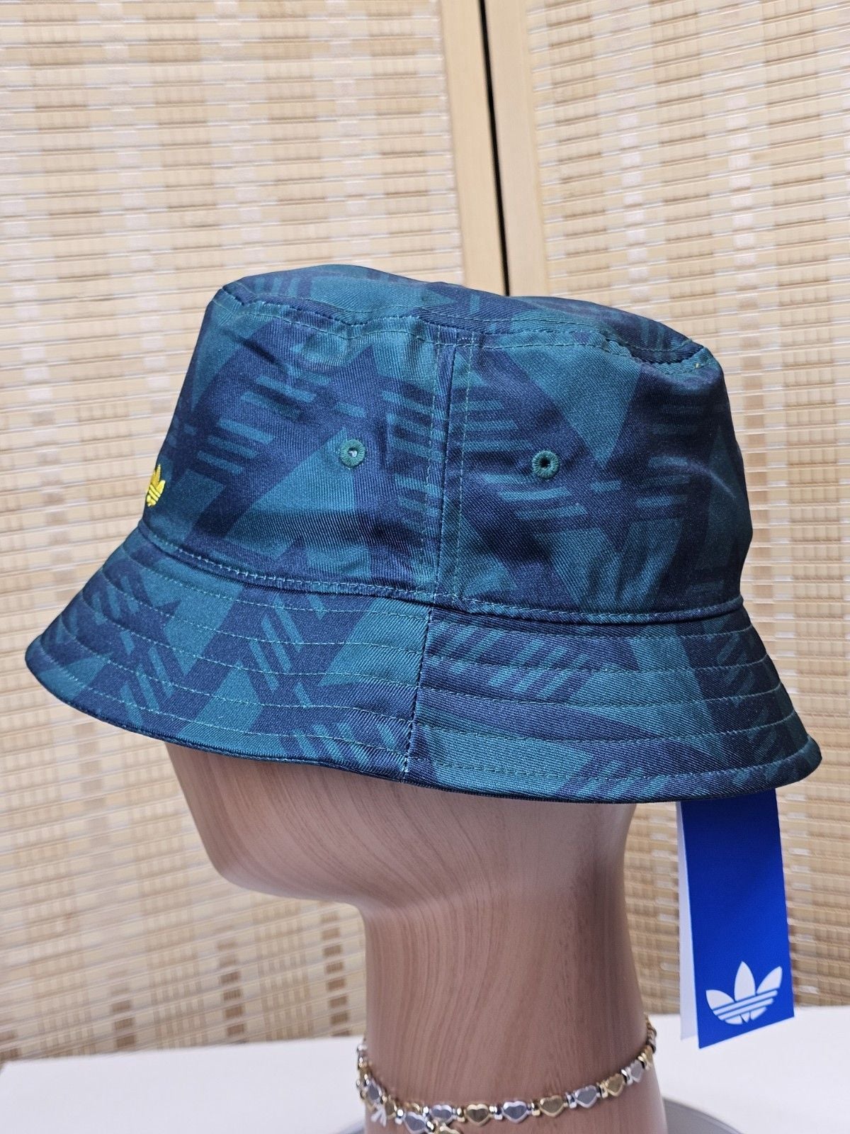 Product thumbnail 4
