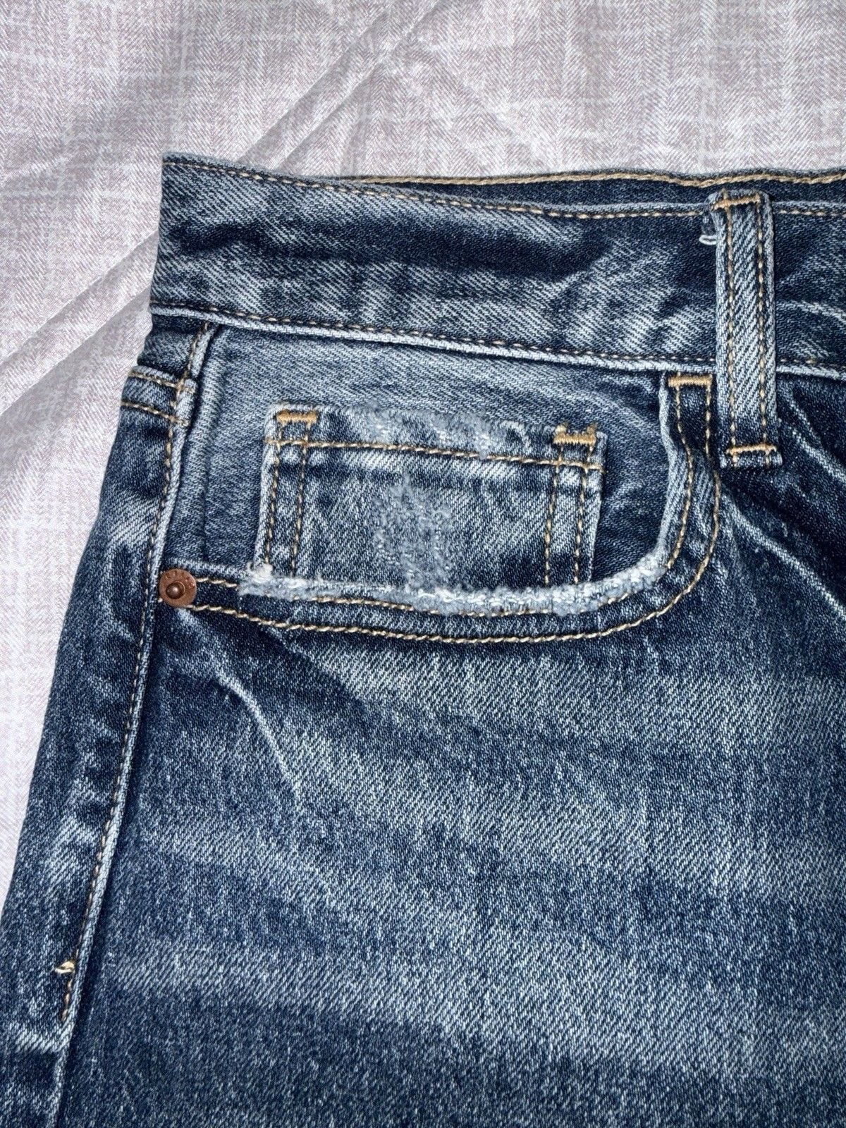 Cello Bermuda Denim Shorts Blue High Rise Frayed Hem Pockets Size L 8