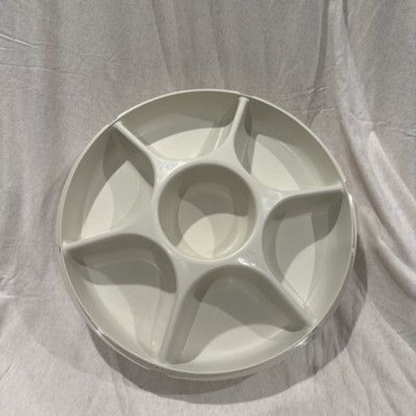 TUPPERWARE Serving Center 6-Part Divided Party Veggie Snack & Dip Tray 1666-1