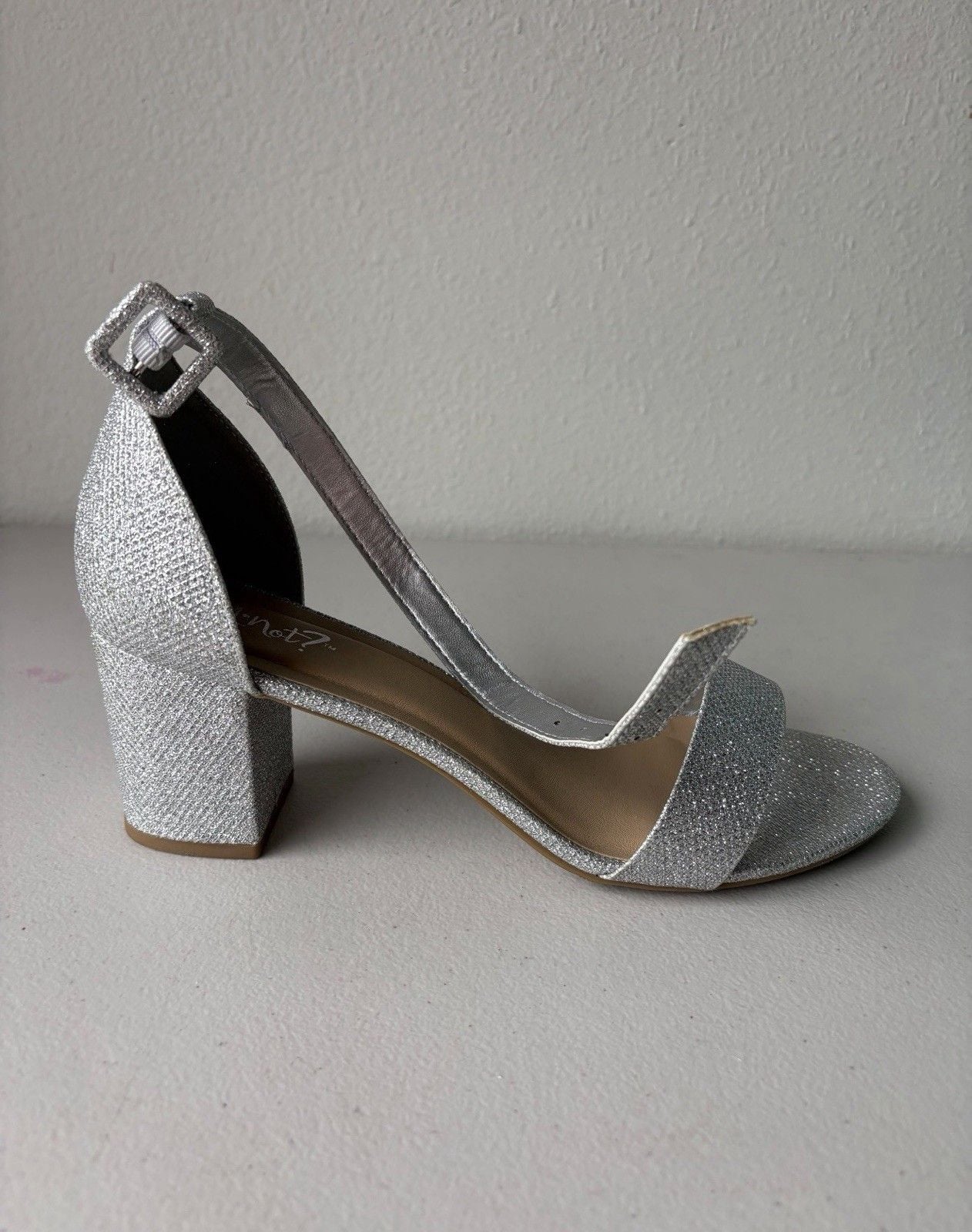 Y Not? Women’s Silver Glitter Strappy Block Heel Sandals Open Toe Buckle 10 4