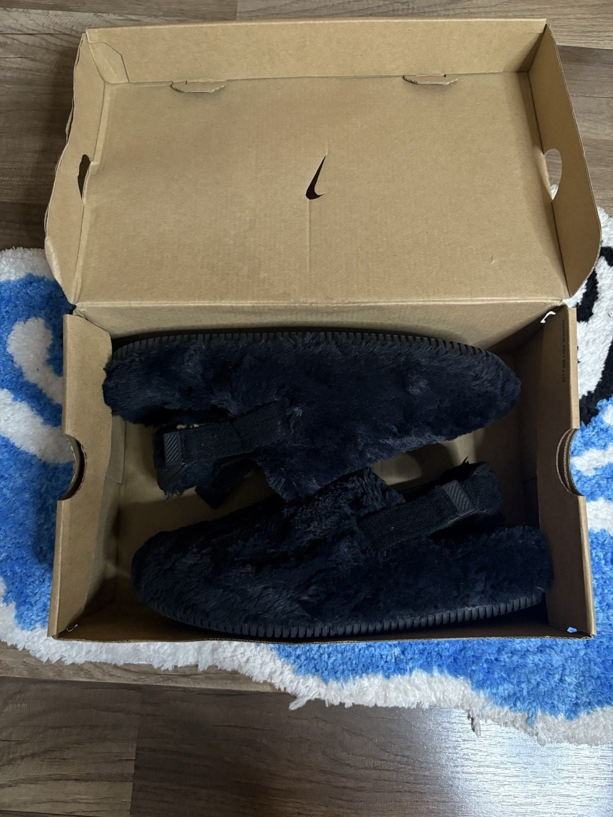 Nike Calm Mule SE Faux Fur Black Shoes Size 9 Women’s Damaged Box 7