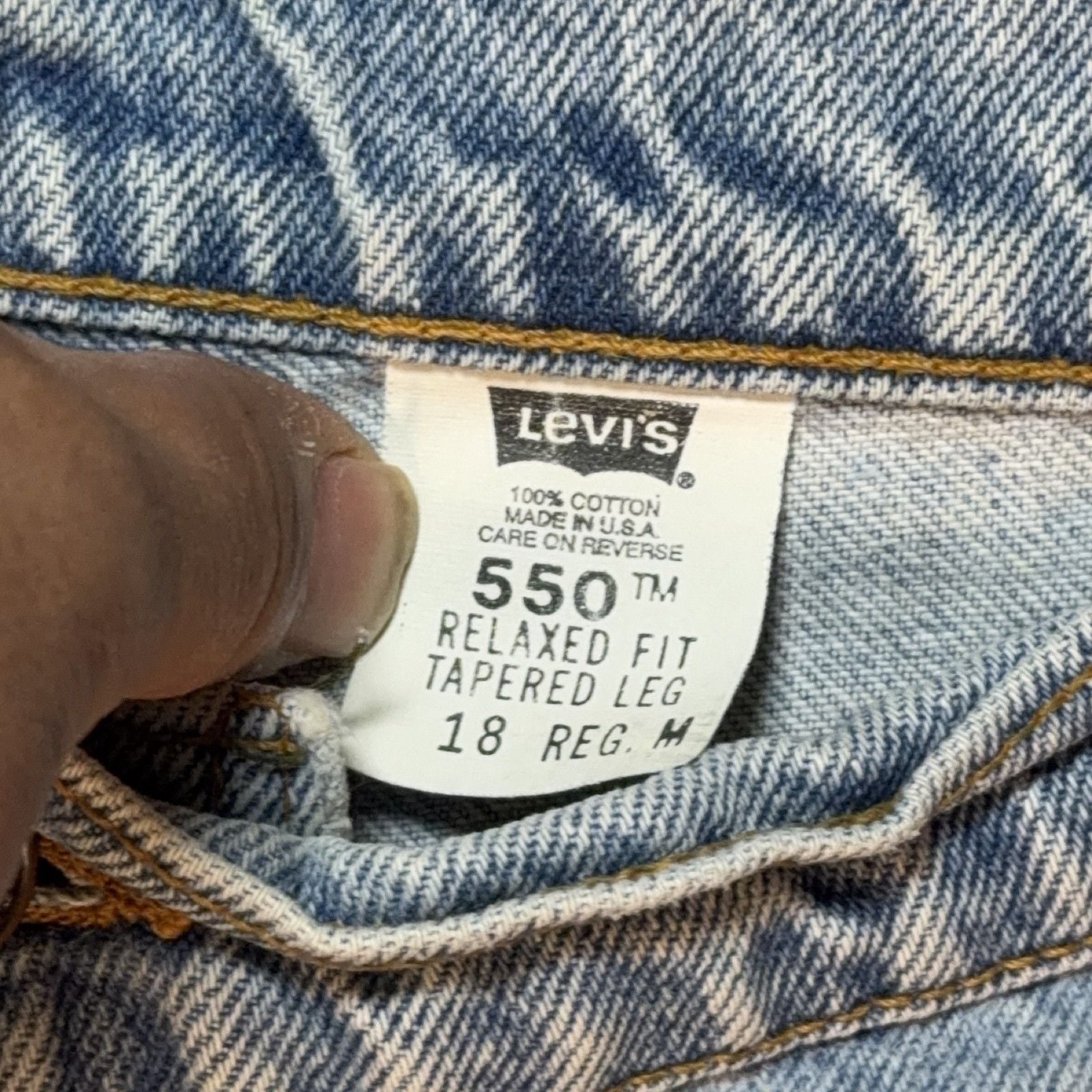 Vintage MADE USA Levi's 550 Jeans Men's M Relaxed Tapered Light Wash Blue Denim 3