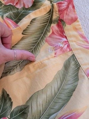 Tommy Bahama Stretch Skirt Size 10 Yellow Tropical Hibiscus Floral Palm Leaf 19" 10