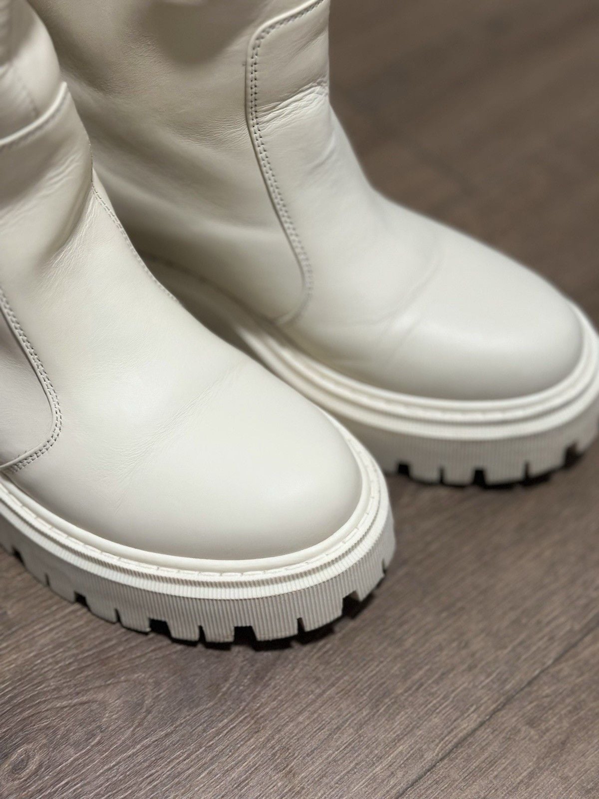 Women's Knee High Boots Size 7 White 3
