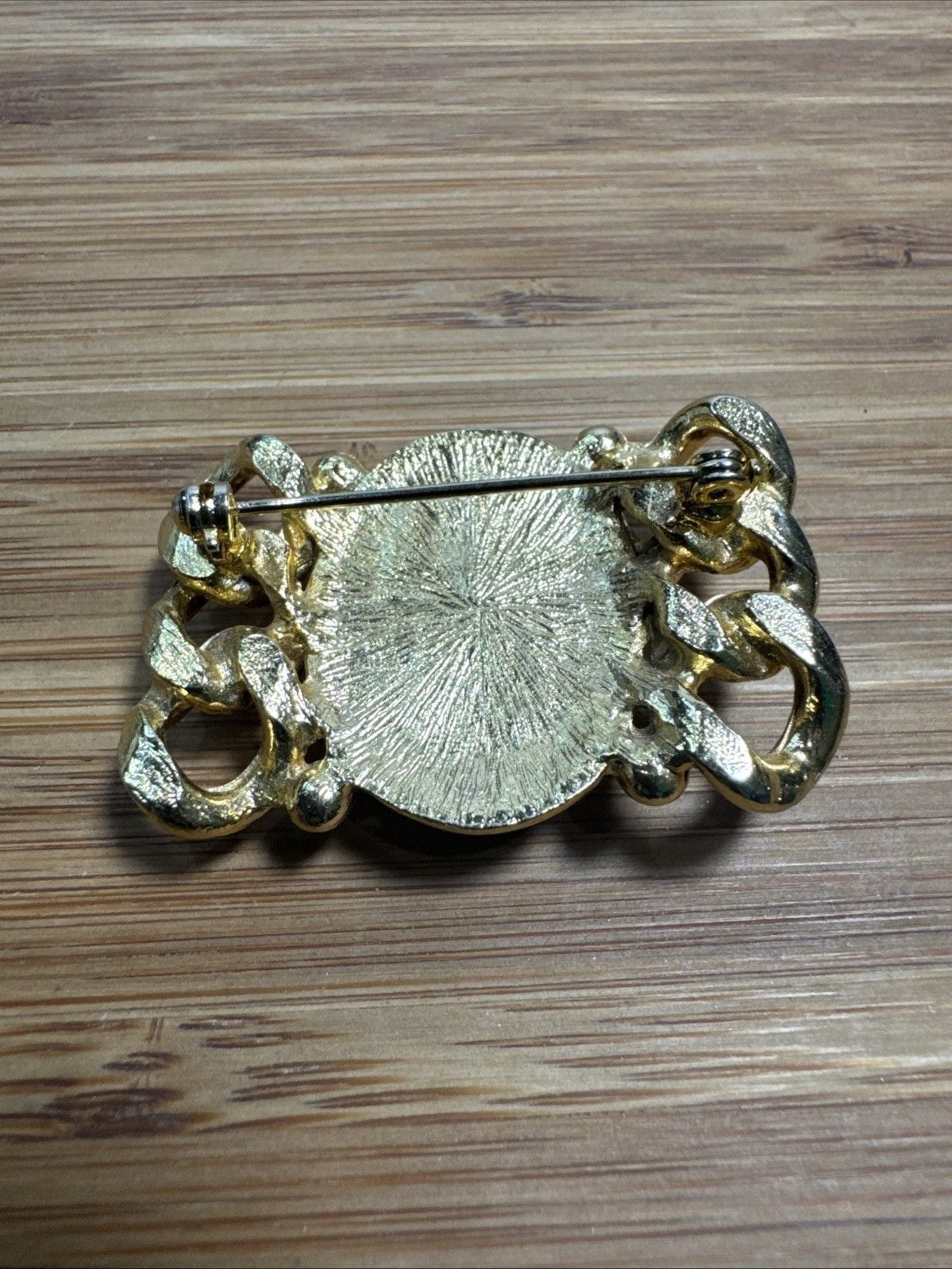Vintage Red Faceted Glass Brooch Gold Tone Large Oval Stone Statement Pin 4