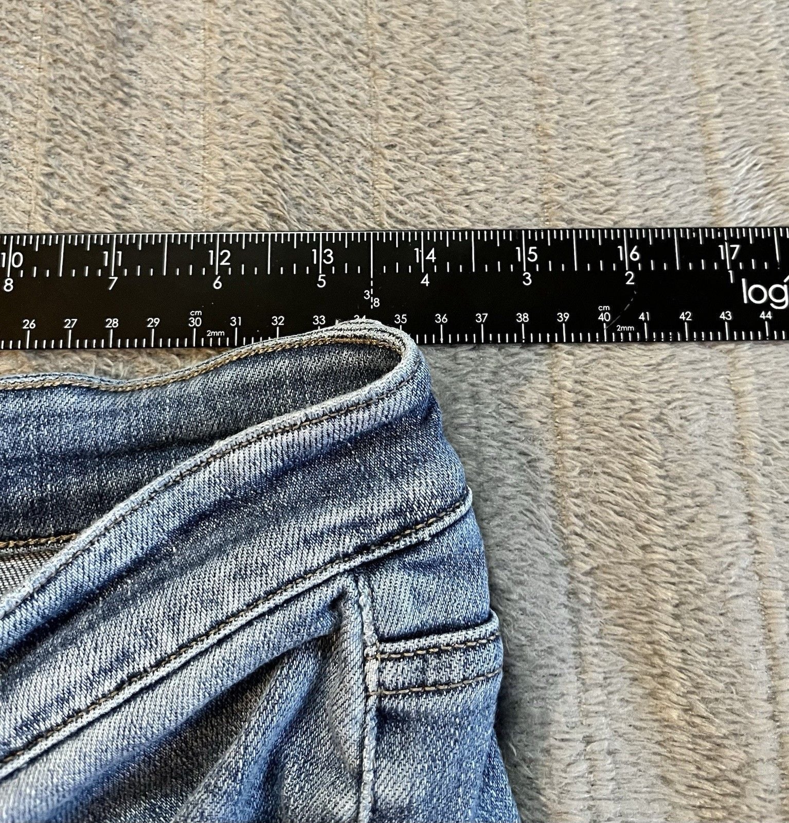 Women’s Mica Denim Light Blue Ripped Distressed High Rise Stylish Size 28 14