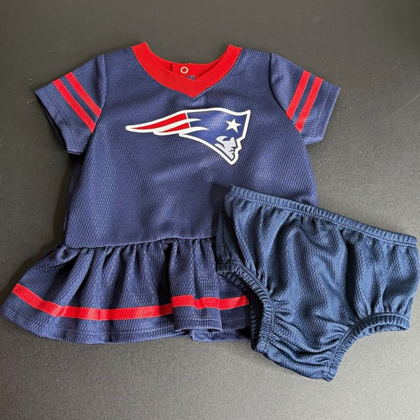 NFL Team Apparel New England Patriots Logo Dress & Diaper Cover 2-Piece 0-3M