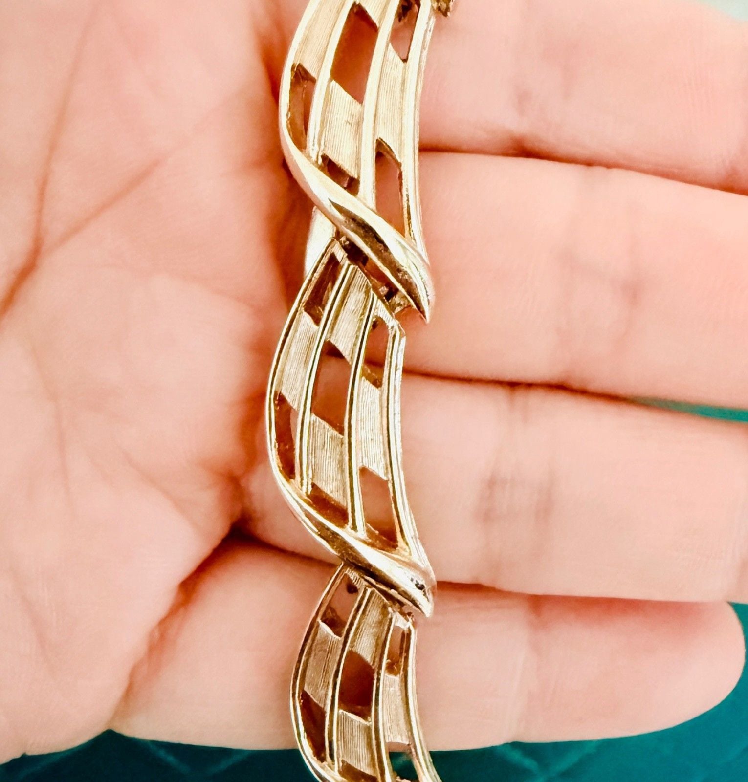 Trifari Signed Choker Necklace Gold Tone Openwork Basketweave Links Vintage 3