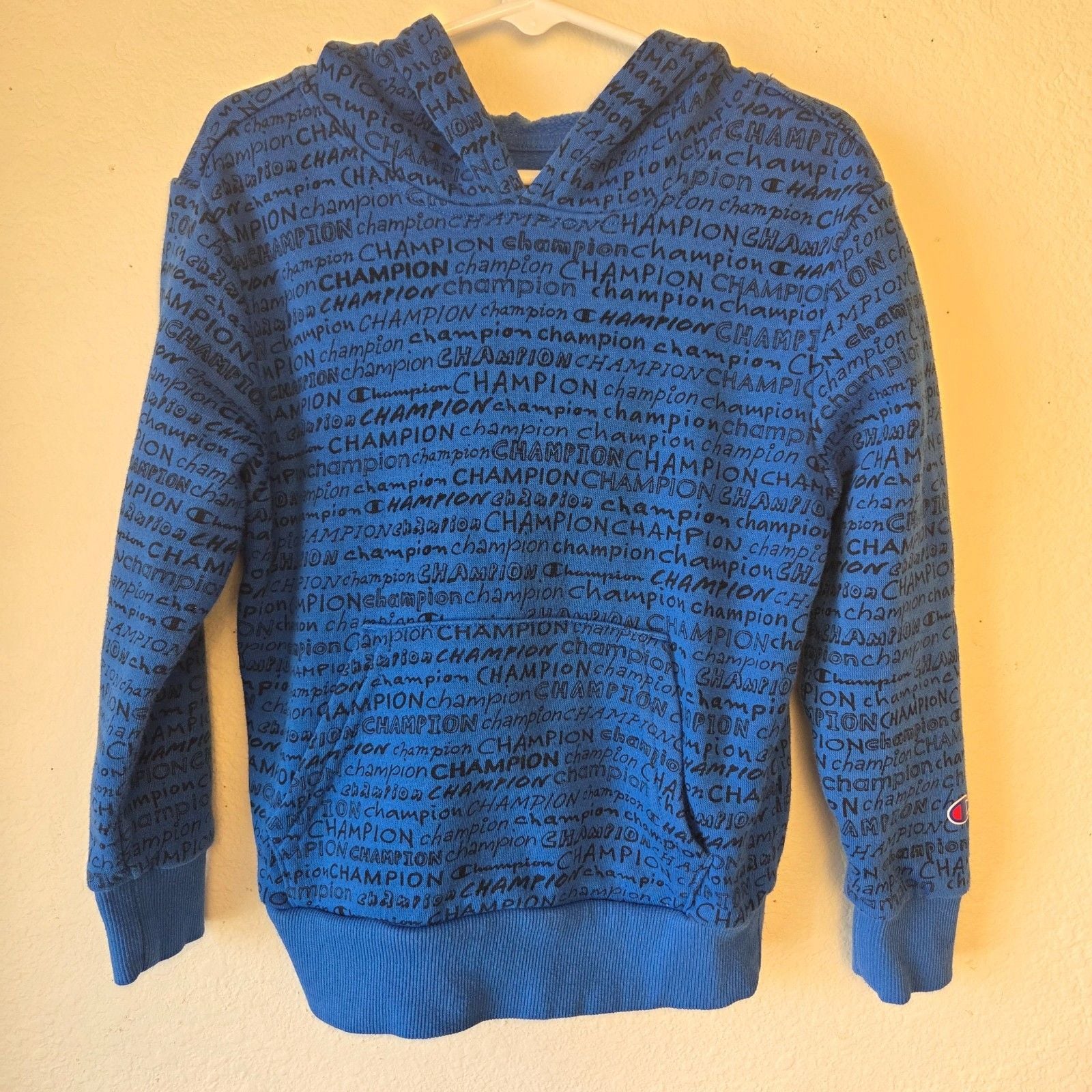 Champion Boys Kids blue Fleece Hoodie All Over Print Script Logo Size 5 2