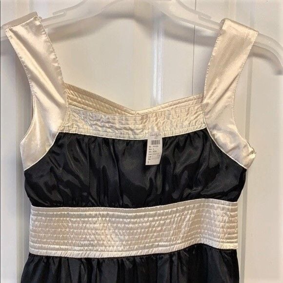 Charlotte Russe Black White Wide Strap Knee Length Flare Dress Jr Size 3 NWT 6