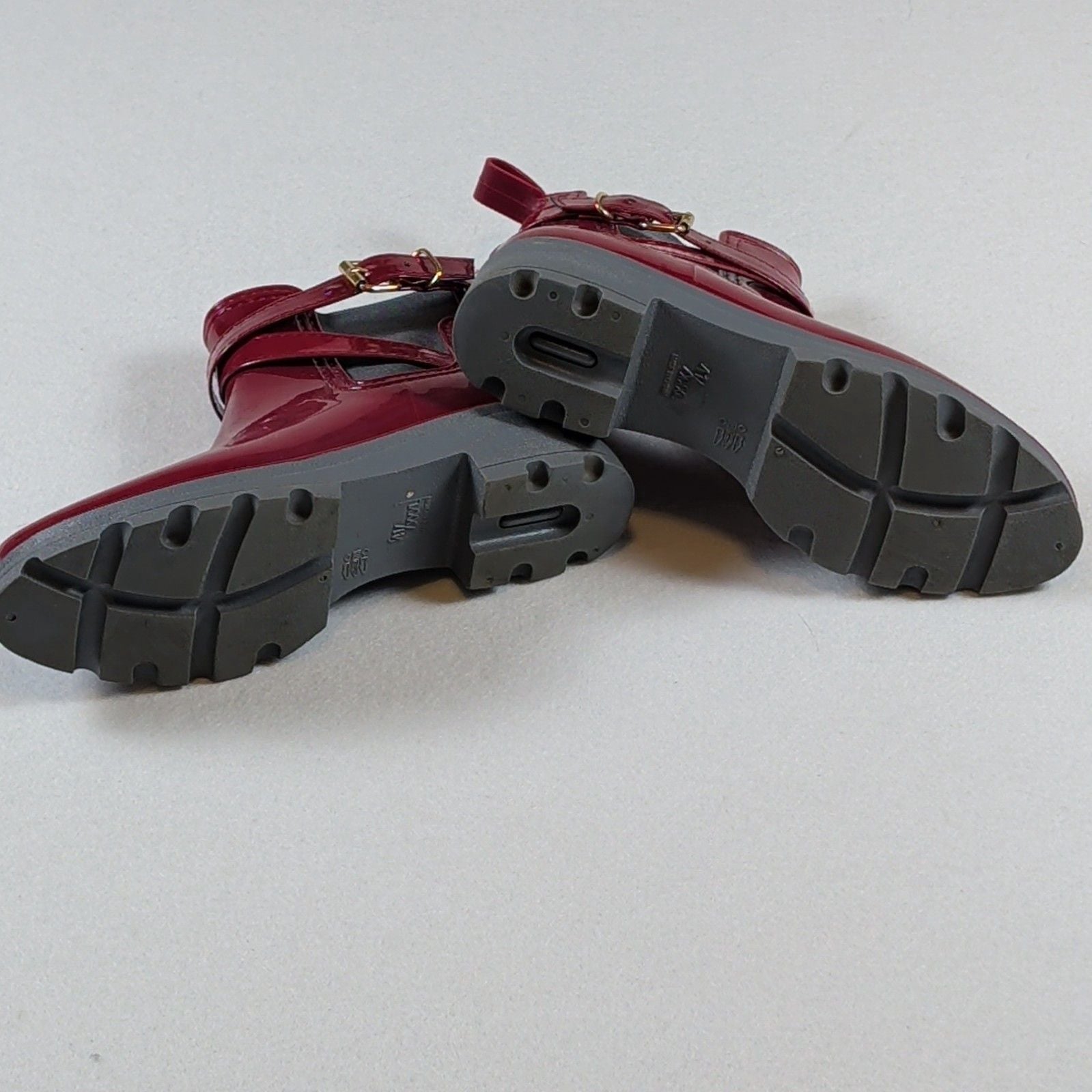 Women's Burgundy Chelsea Ankle Rain Boots Buckle Strap Rubber Lug Sole size 9 5